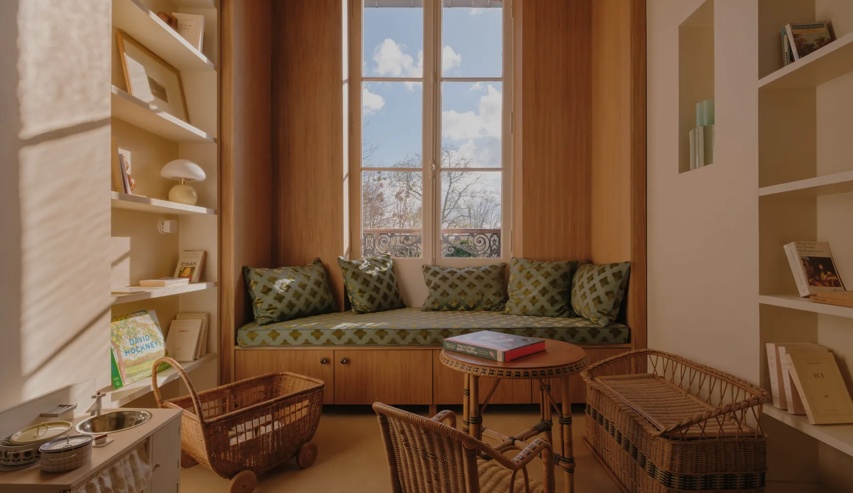 Side House interior