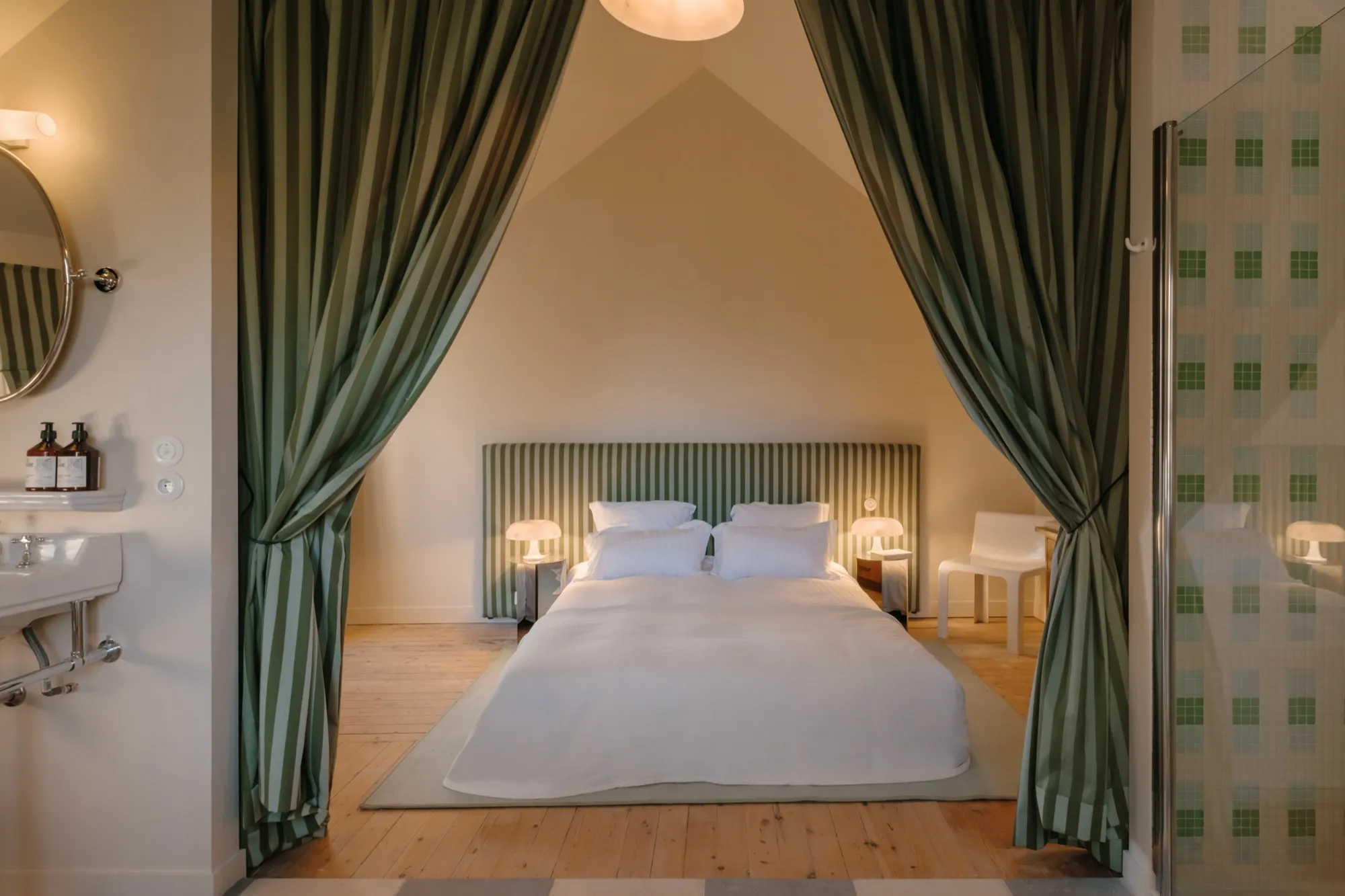 Side House interior photography